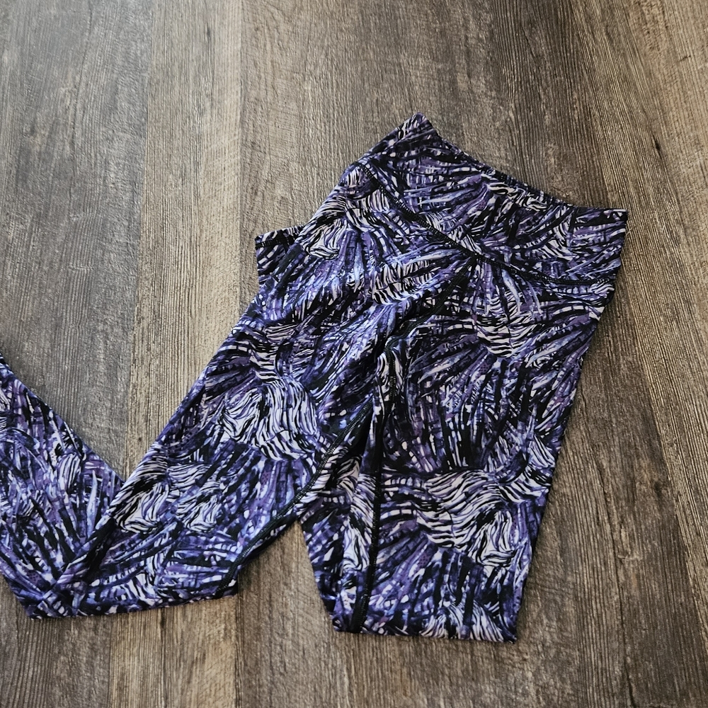 Okiino purple leggings